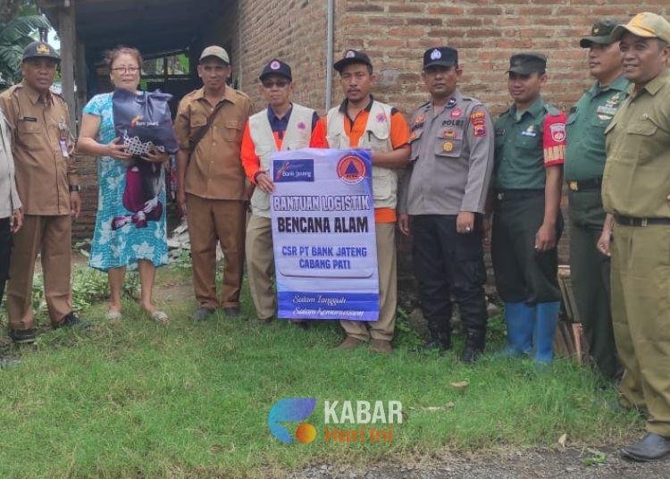 12 Kepala Keluarga Korban Angin Kencang di Alasdowo Dukuhseti Terima Bantuan BPBD Pati 1 korban angin kencang 1