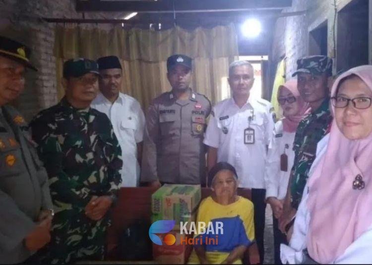 Nenek 80 Tahun di Donorojo Jepara Terima Bantuan Program 'Dompet Peduli' Kodim 0719/Jepara 1 Jepara 22