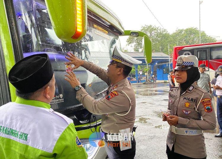 Belasan Unit Bus di Terminal Kembang Joyo Pati Jalani Ramp Check Jelang Lebaran 1 Pati 20250321 044009 0000