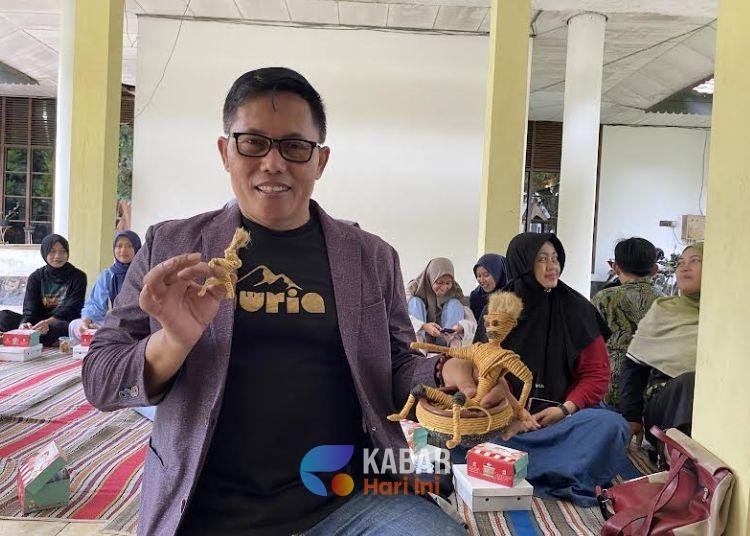 Berbahan Limbah Kertas Tipping Rokok, Kerajinan Boneka Bolit Asal Kudus Laku Sampai Jepang! 1 bolit kudus
