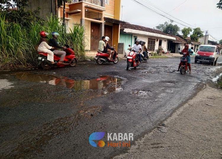 Jalan Alternatif Pati-Rembang Rusak Tak Kunjung Diperbaiki, Berpotensi Timbulkan Kecelakaan 1 jalan rusak pati 2
