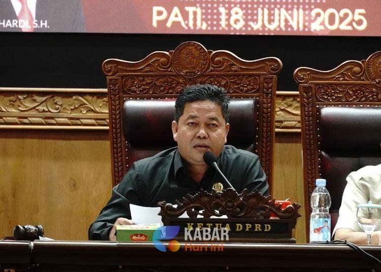 Ketua DPRD Pati Beri Masukan Terkait Penyusunan Raperda PKL 1 dprd pati 12